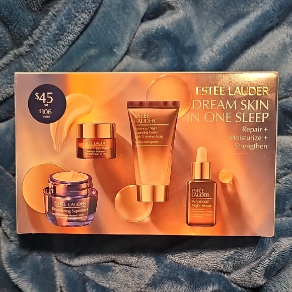 Estee Lauder Other - Estee Lauder Dream Skin Set With 15ml Advanced Night Repair.NIB